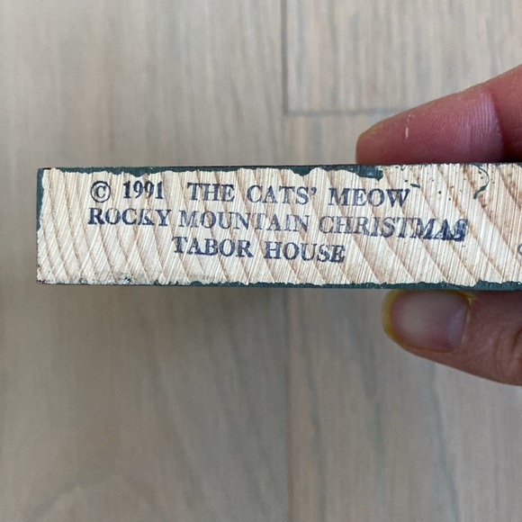 Tabor House - Rocky Mountain Christmas Collection - the Cat's Meow - Picture 4 of 6